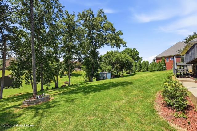 242 Kingswood Ct, Taylorsville, KY 40071