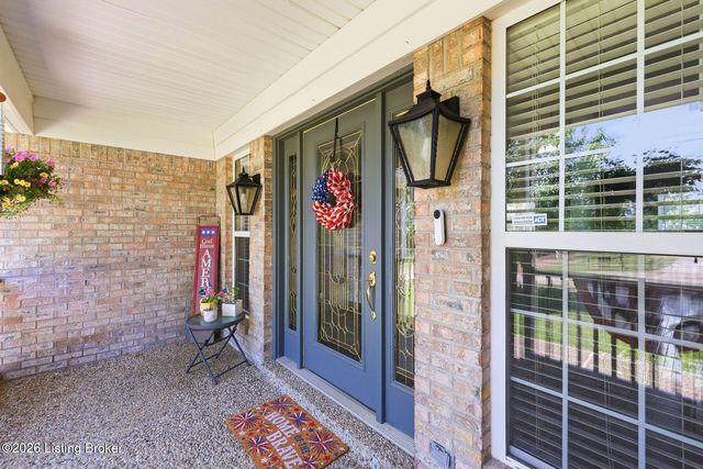 242 Kingswood Ct, Taylorsville, KY 40071