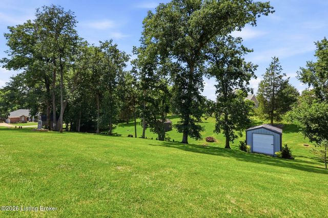 242 Kingswood Ct, Taylorsville, KY 40071