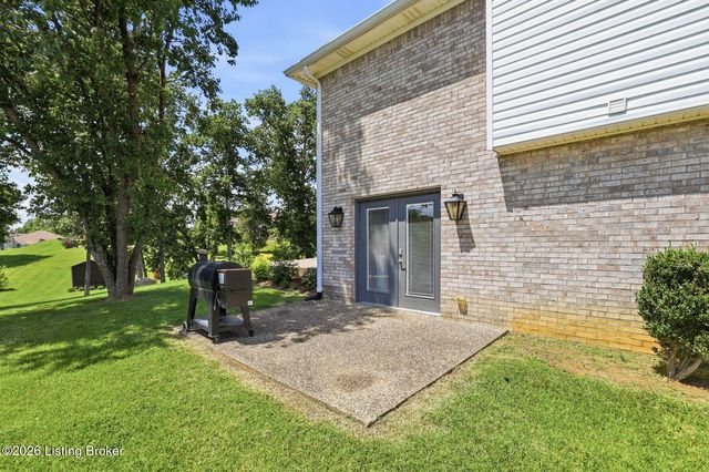 242 Kingswood Ct, Taylorsville, KY 40071