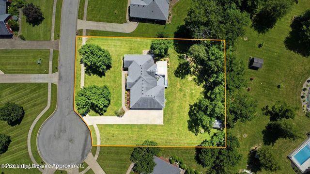 242 Kingswood Ct, Taylorsville, KY 40071