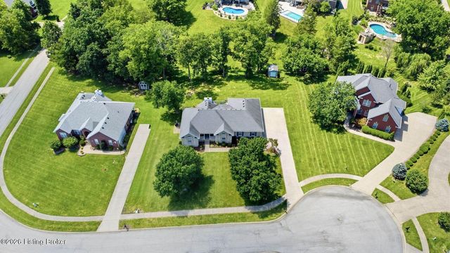 242 Kingswood Ct, Taylorsville, KY 40071