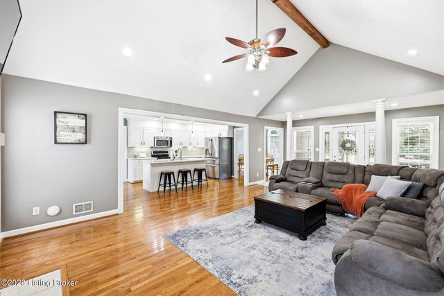 242 Kingswood Ct, Taylorsville, KY 40071