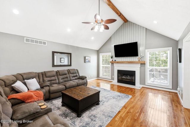 242 Kingswood Ct, Taylorsville, KY 40071