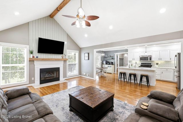 242 Kingswood Ct, Taylorsville, KY 40071