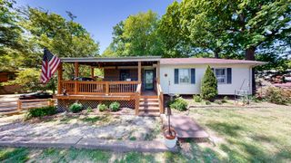 1000 Twin Oaks Dr, White Bluff, TN 37187