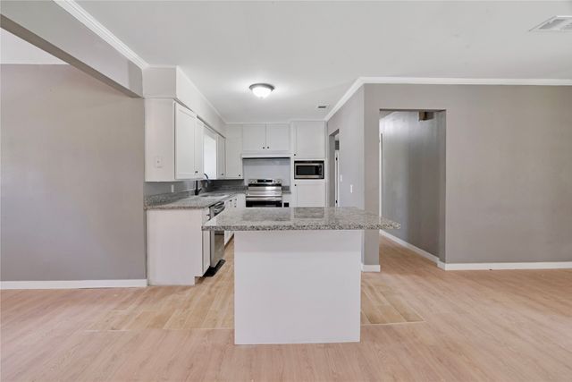 2121 Cedar Street, Paris, TX 75460