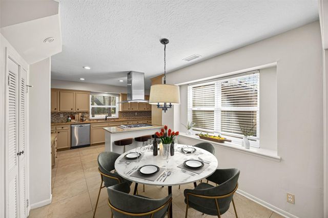 11904 N Blackjack Oak Circle, The Woodlands, TX 77380