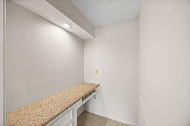 11904 N Blackjack Oak Circle, The Woodlands, TX 77380