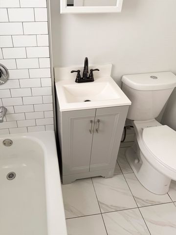 122 Florence St 2, Boston, MA 02131