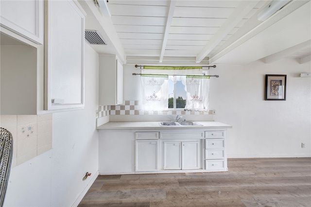 254 W 83rd Street, Los Angeles, CA 90003