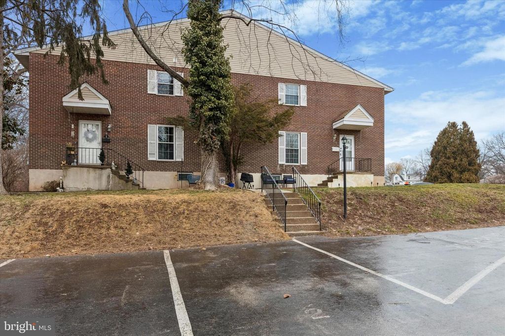 2 ZUMMO WAY, Norristown, PA 19401