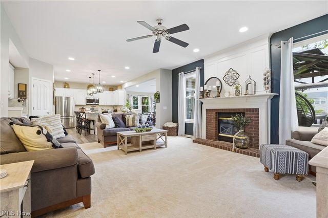 27212 Perry Circle, Olmsted Twp, OH 44138