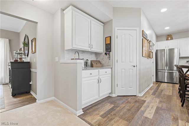 27212 Perry Circle, Olmsted Twp, OH 44138