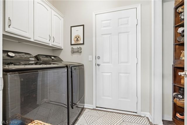 27212 Perry Circle, Olmsted Twp, OH 44138