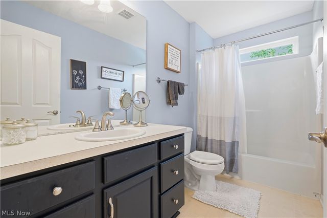 27212 Perry Circle, Olmsted Twp, OH 44138