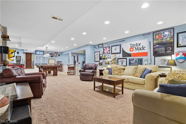 27212 Perry Circle, Olmsted Twp, OH 44138