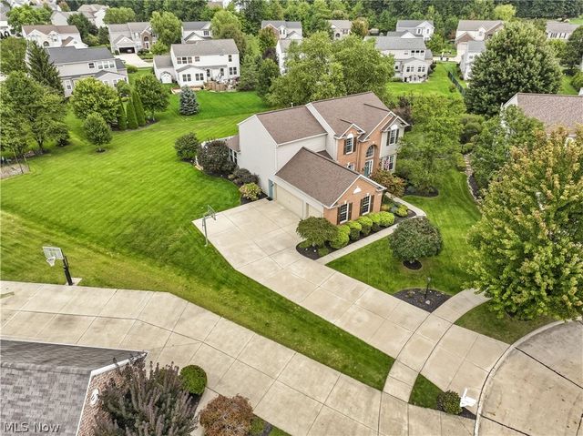 27212 Perry Circle, Olmsted Twp, OH 44138