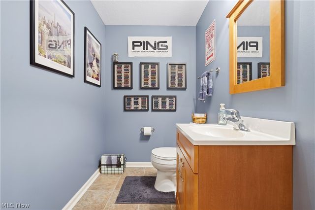 27212 Perry Circle, Olmsted Twp, OH 44138