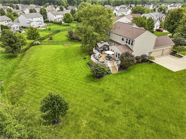 27212 Perry Circle, Olmsted Twp, OH 44138
