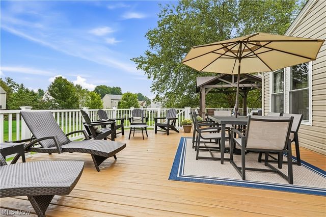 27212 Perry Circle, Olmsted Twp, OH 44138