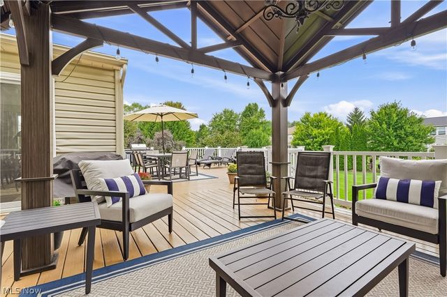 27212 Perry Circle, Olmsted Twp, OH 44138