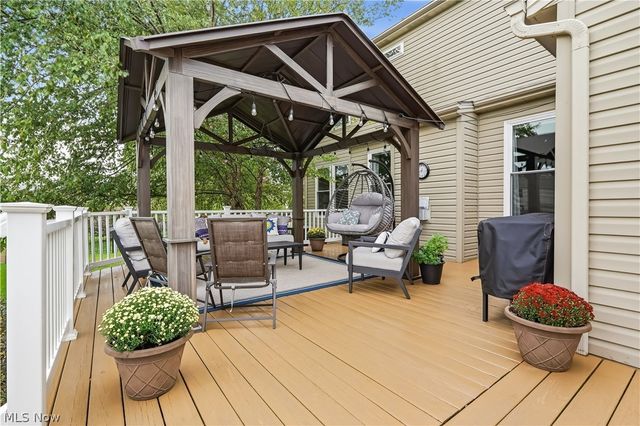 27212 Perry Circle, Olmsted Twp, OH 44138