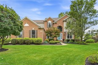 27212 Perry Circle, Olmsted Twp, OH 44138