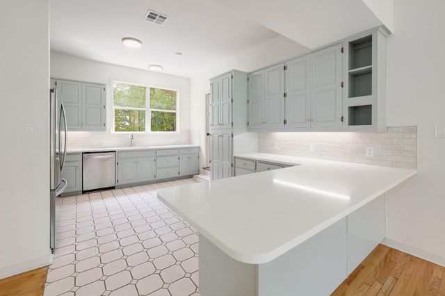 1700 Patterson RD, Austin, TX 78733