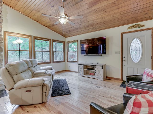 7210 Halibut Drive, Nineveh, IN 46164