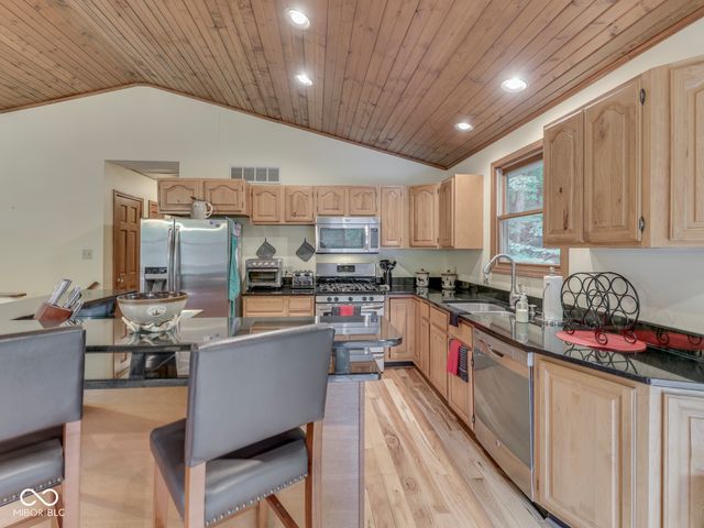 7210 Halibut Drive, Nineveh, IN 46164