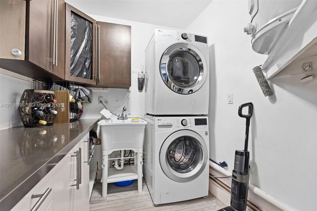 8451 NW 16th St, Pembroke Pines, FL 33024
