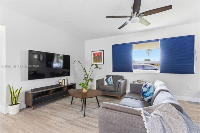 8451 NW 16th St, Pembroke Pines, FL 33024