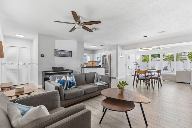 8451 NW 16th St, Pembroke Pines, FL 33024
