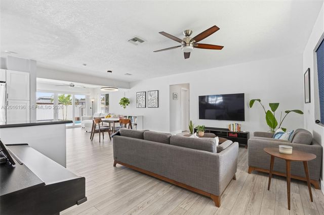 8451 NW 16th St, Pembroke Pines, FL 33024