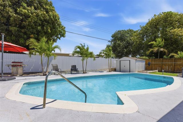 8451 NW 16th St, Pembroke Pines, FL 33024