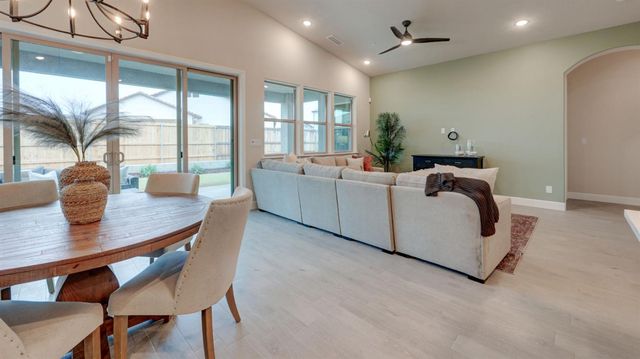 935 Talus Way S, Madera, CA 93636