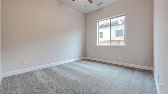 935 Talus Way S, Madera, CA 93636