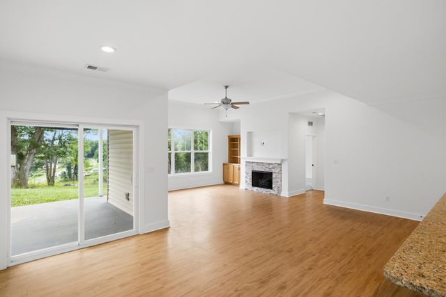 370 Persimmon Way, Harrodsburg, KY 40330