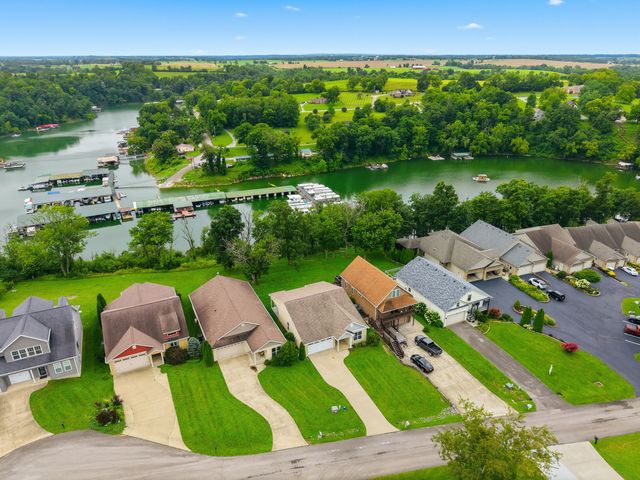 370 Persimmon Way, Harrodsburg, KY 40330