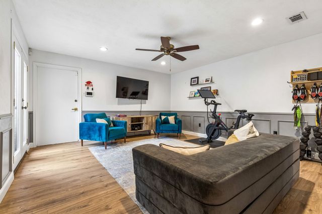 9216 Middle Glen Drive, Dallas, TX 75243