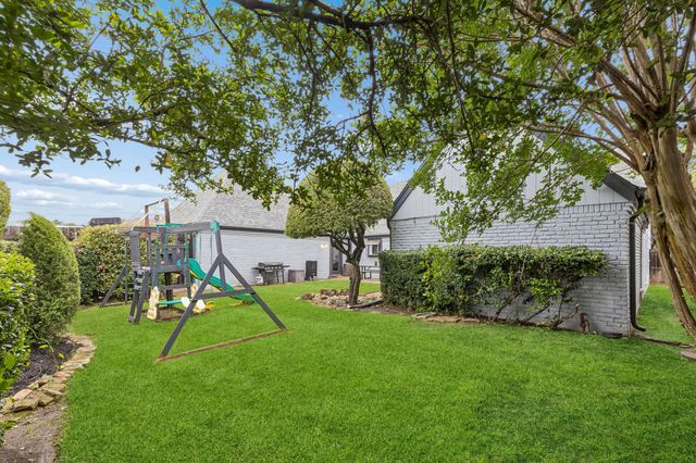 9216 Middle Glen Drive, Dallas, TX 75243