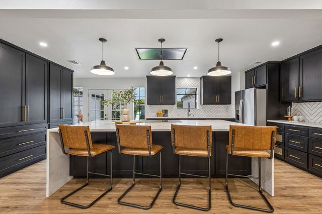 9216 Middle Glen Drive, Dallas, TX 75243