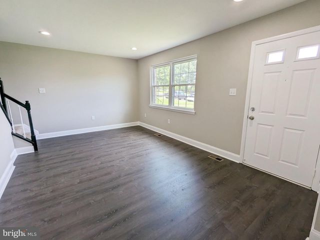 12 BADGER GATE, Catonsville, MD 21228
