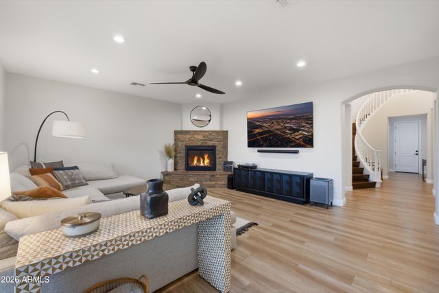 21821 N 38TH Place, Phoenix, AZ 85050