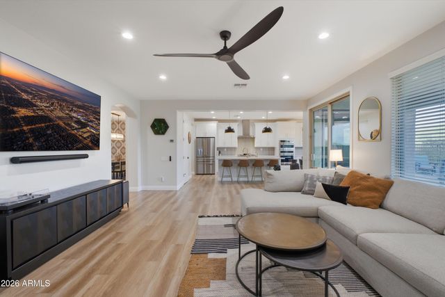 21821 N 38TH Place, Phoenix, AZ 85050