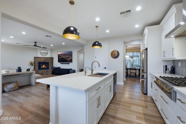 21821 N 38TH Place, Phoenix, AZ 85050