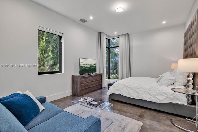 3232 Emathla St, Miami, FL 33133