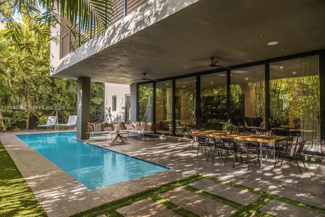 3232 Emathla St, Miami, FL 33133