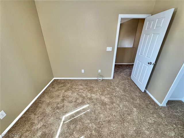 6558 Diamondhead Creek Court, Las Vegas, NV 89122